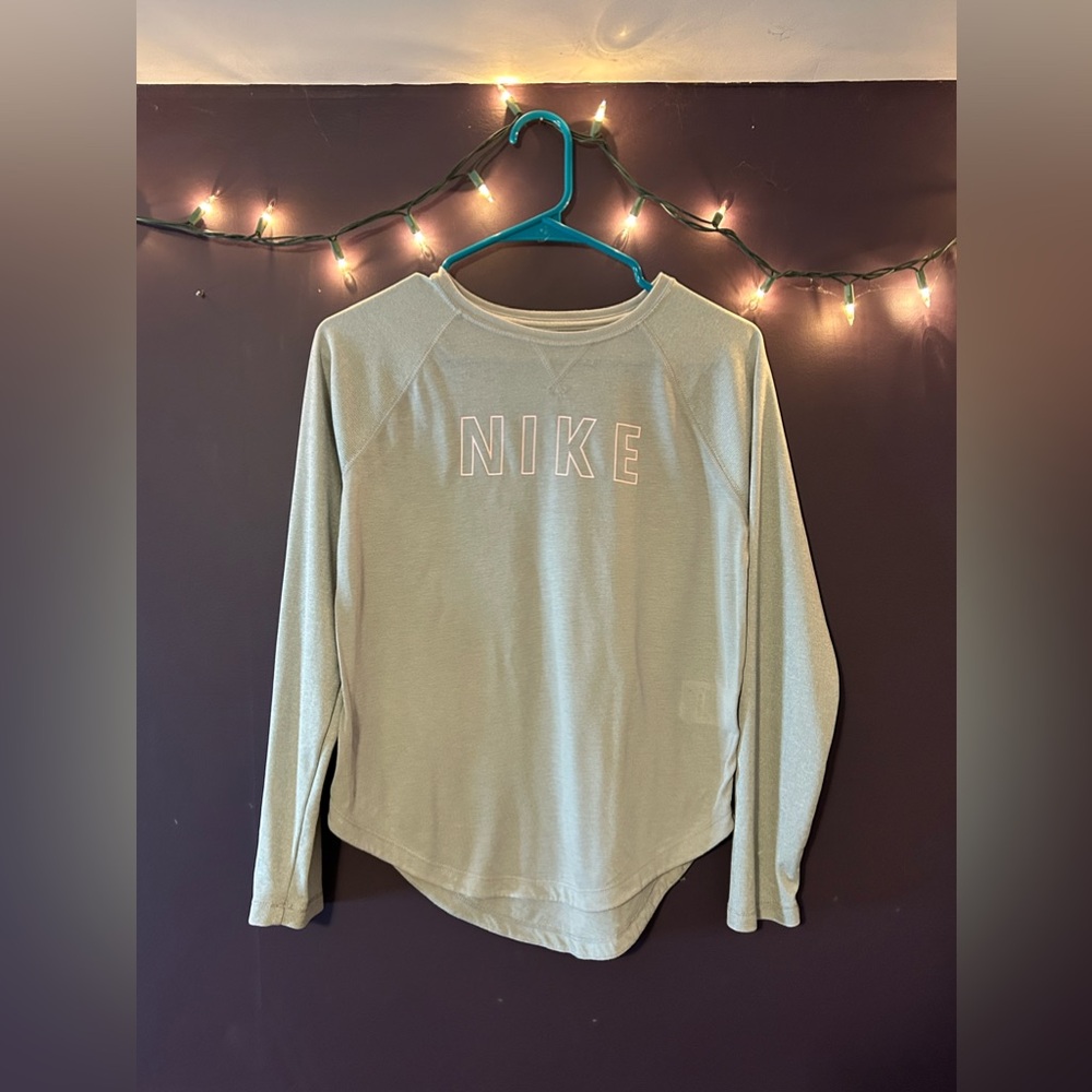 Nike light silver long sleeve t shirt